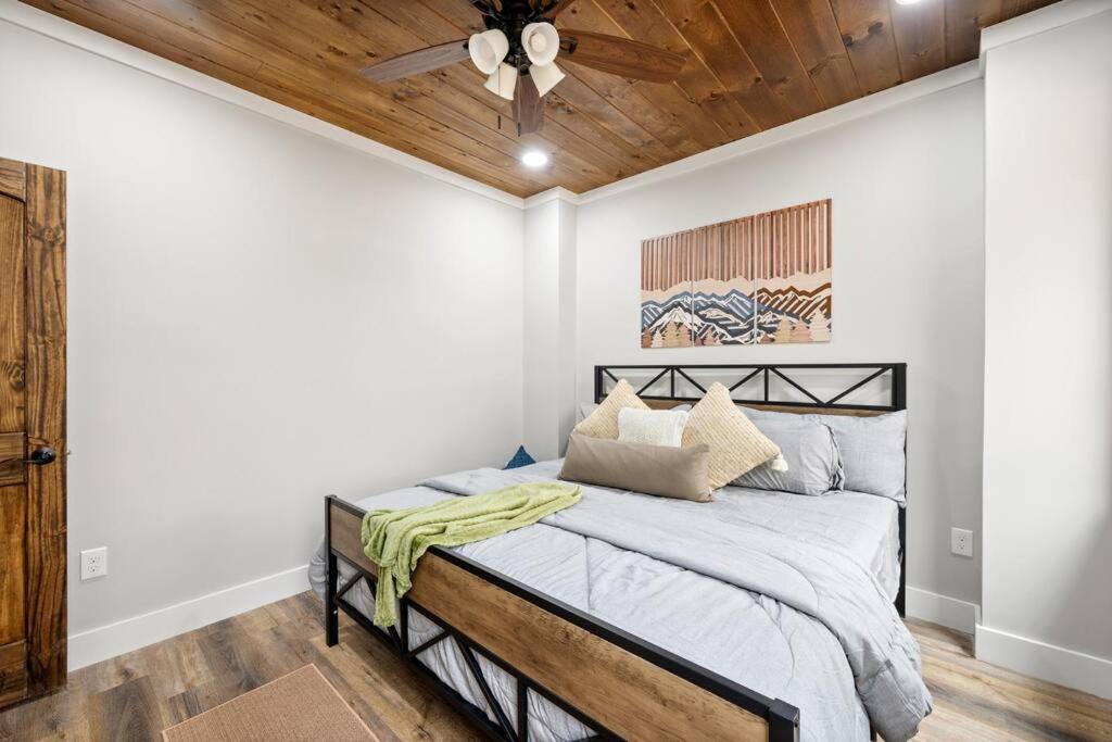 Modern With Mountain Views In Tn Gatlinburg