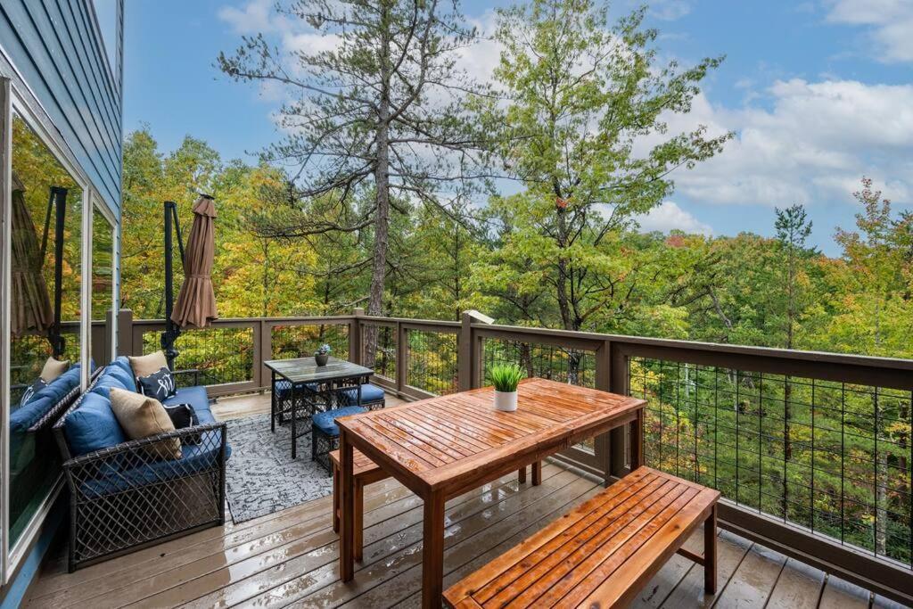 Modern With Mountain Views In Tn