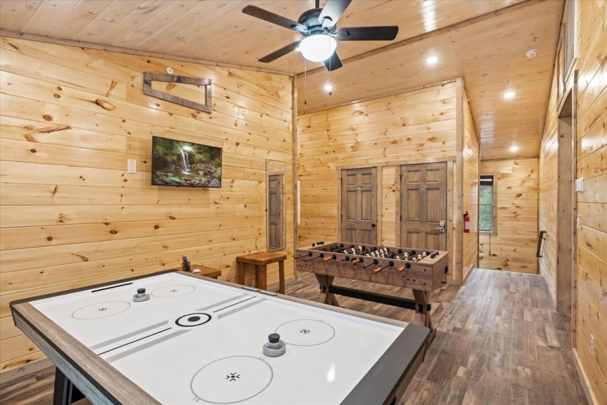 New 8br Pool W Hot Tub & Arcade Hl Gatlinburg