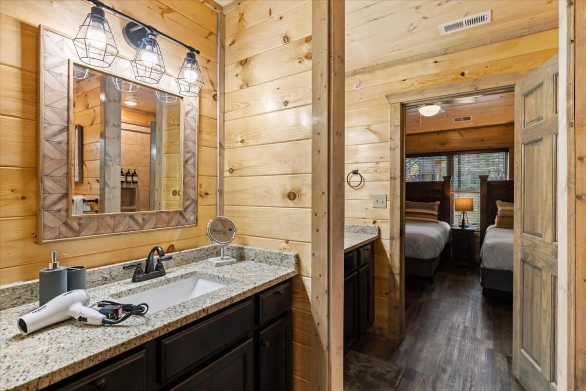 New 8br Pool W Hot Tub & Arcade Hl Holiday home