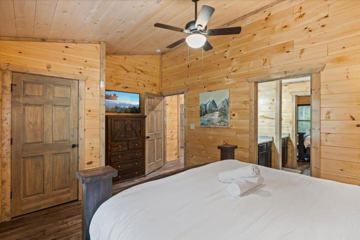 New 8br Pool W Hot Tub & Arcade Hl