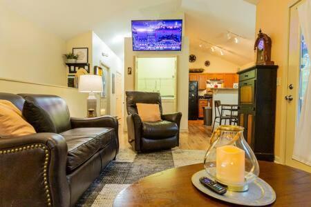 G Sasquatch Sleeps 13 Holiday home Gatlinburg