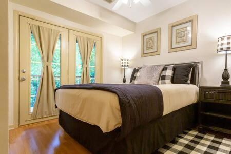 Holiday home G Sasquatch Sleeps 13
