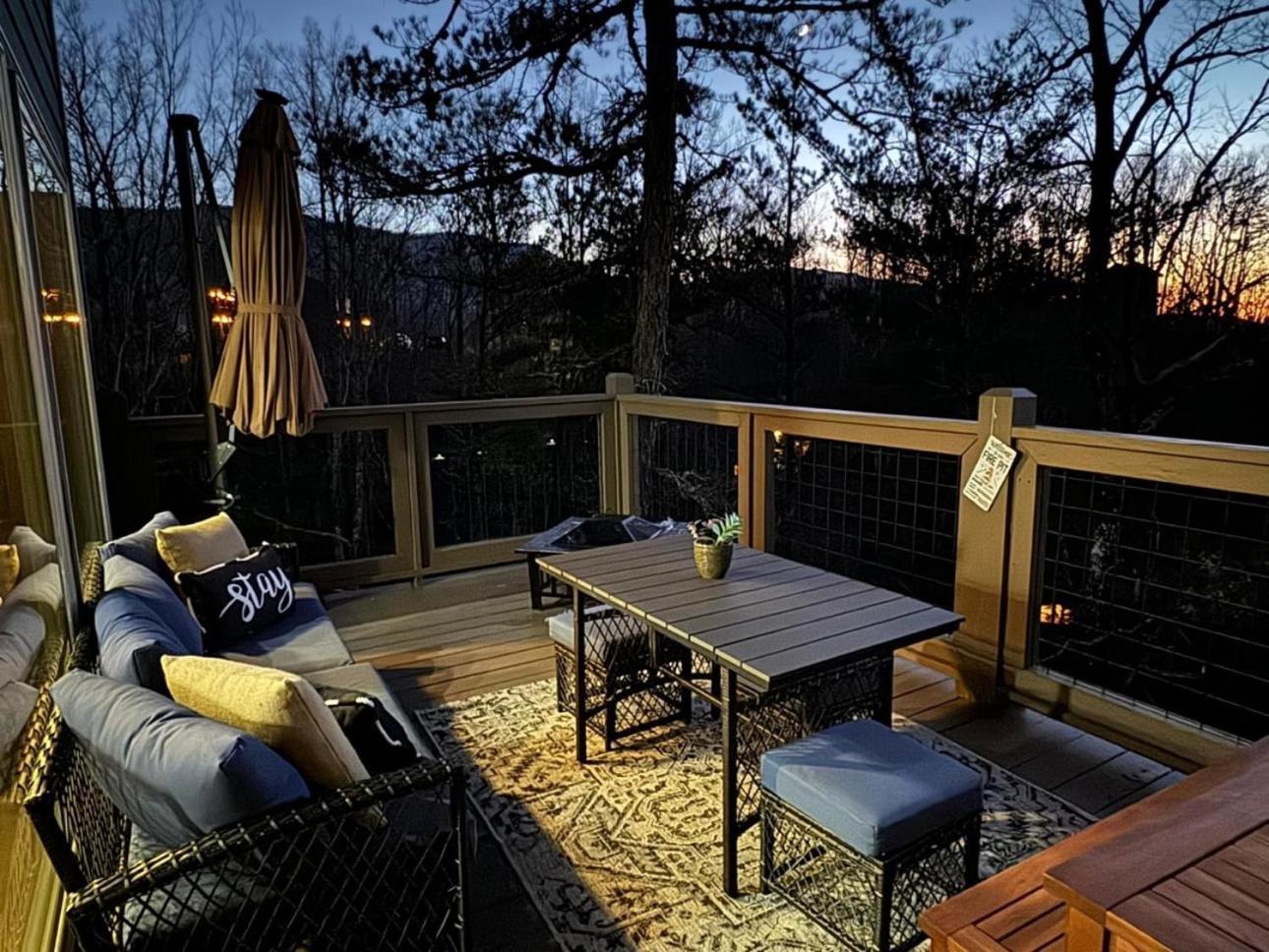 Modern With Mountain Views In Tn Chalet