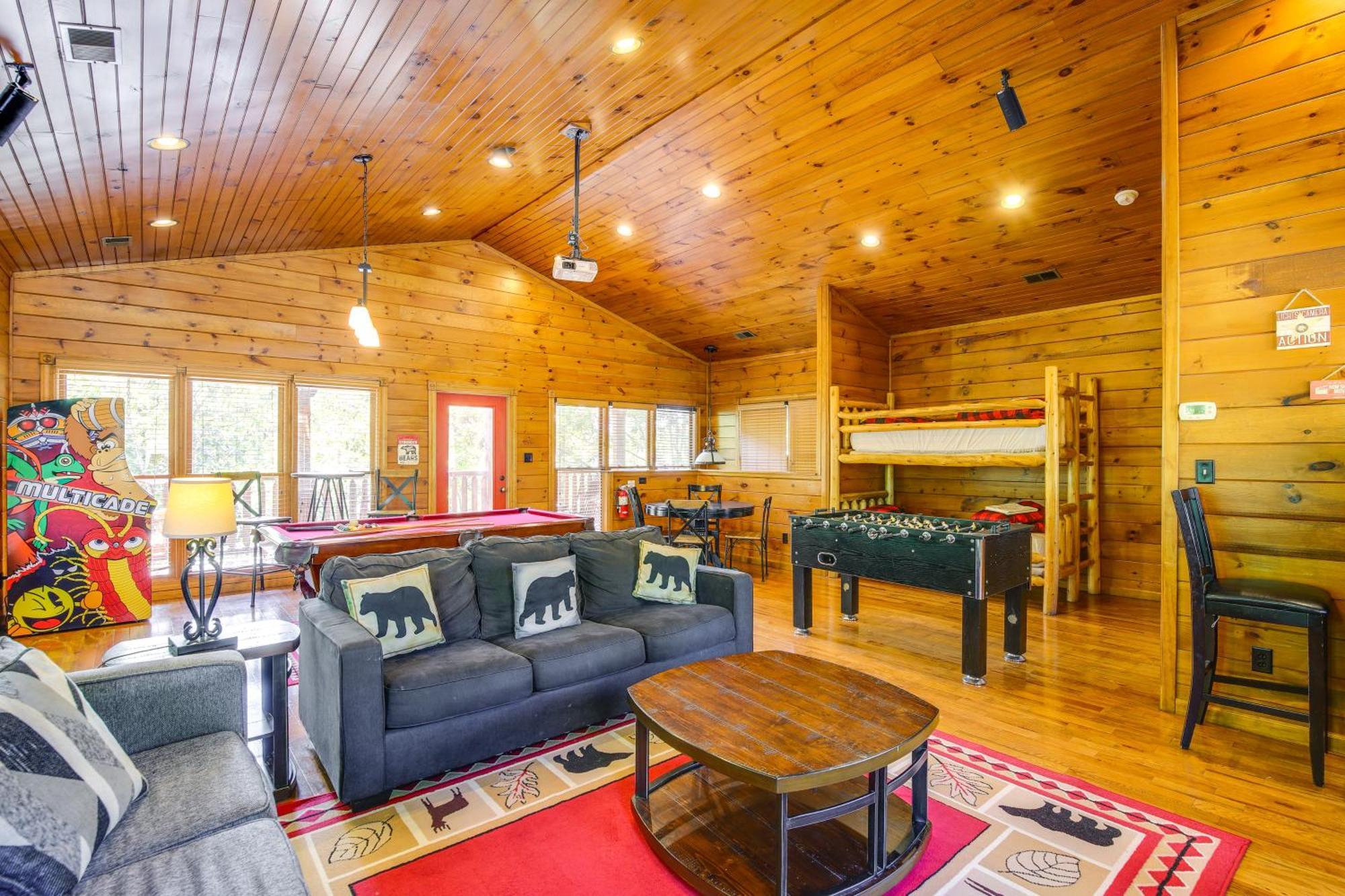 With Pool Access About 3 Mi To Downtown * Gatlinburg