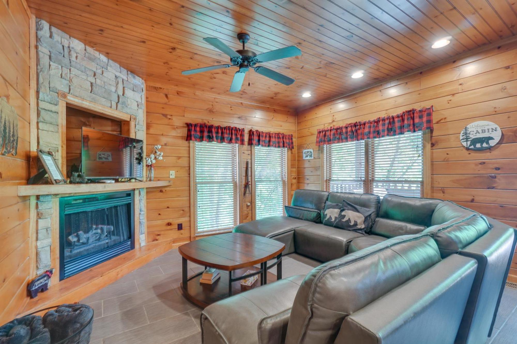 With Pool Access About 3 Mi To Downtown Gatlinburg