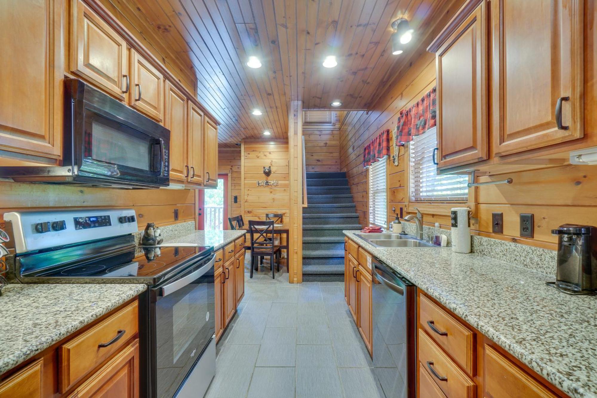 With Pool Access About 3 Mi To Downtown Gatlinburg