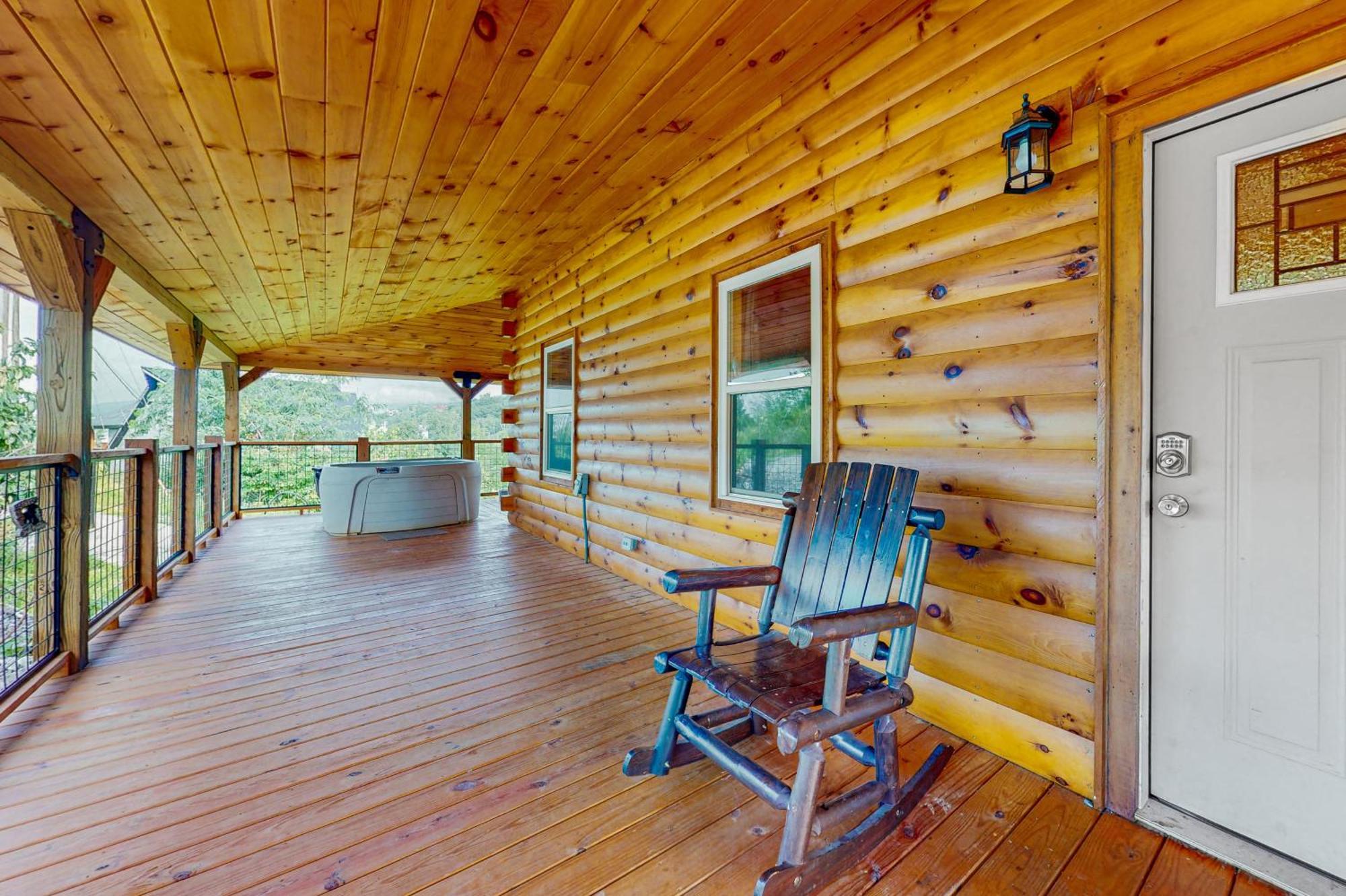 Great Smoky Hideout * Gatlinburg