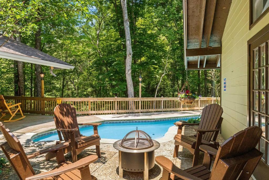 Holiday home Bourbon Hollow With Hot Tub And Pool Game Only 5 Min To Downtown Gatlinburg