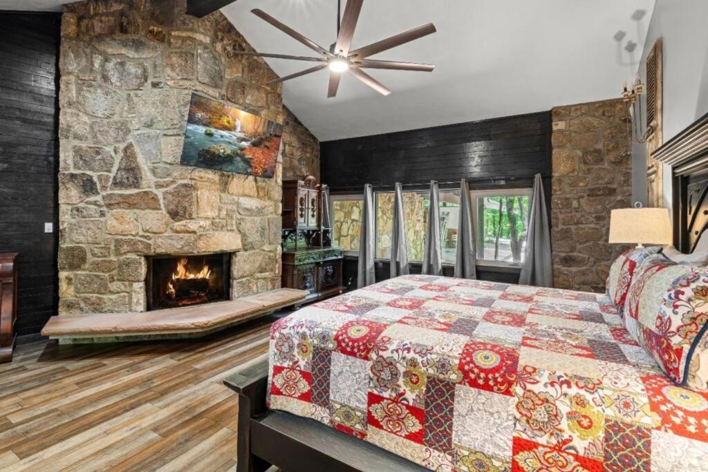 Bourbon Hollow With Hot Tub And Pool Game Only 5 Min To Downtown