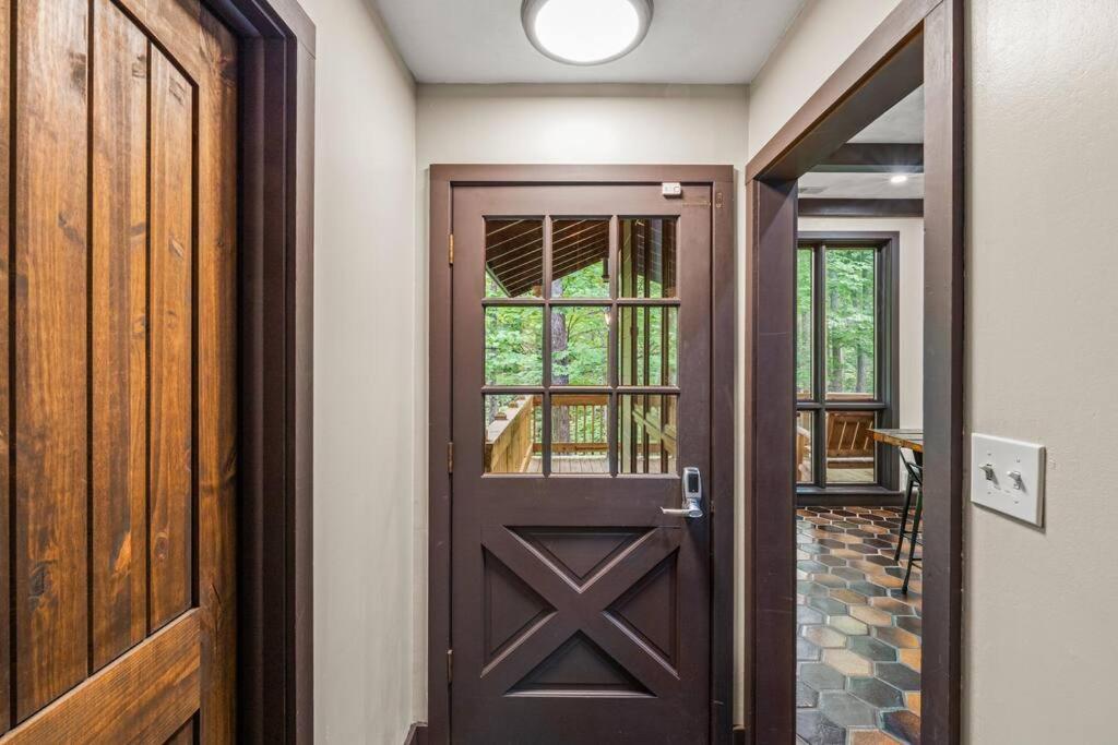 Holiday home Bourbon Hollow With Hot Tub And Pool Game Only 5 Min To Downtown