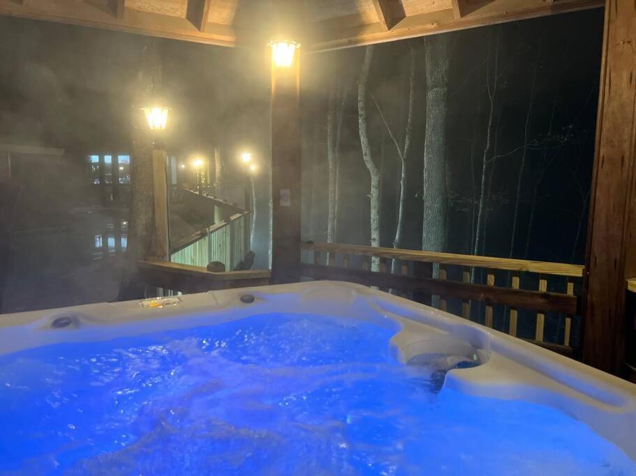 Bourbon Hollow With Hot Tub And Pool Game Only 5 Min To Downtown Holiday home Gatlinburg