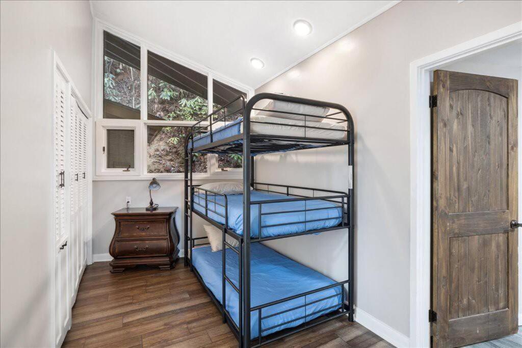 Bourbon Hollow With Hot Tub And Pool Game Only 5 Min To Downtown Holiday home