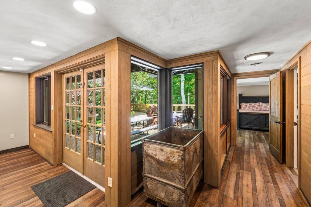 Bourbon Hollow With Hot Tub And Pool Game Only 5 Min To Downtown Holiday home Gatlinburg