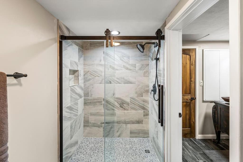Holiday home Bourbon Hollow With Hot Tub And Pool Game Only 5 Min To Downtown