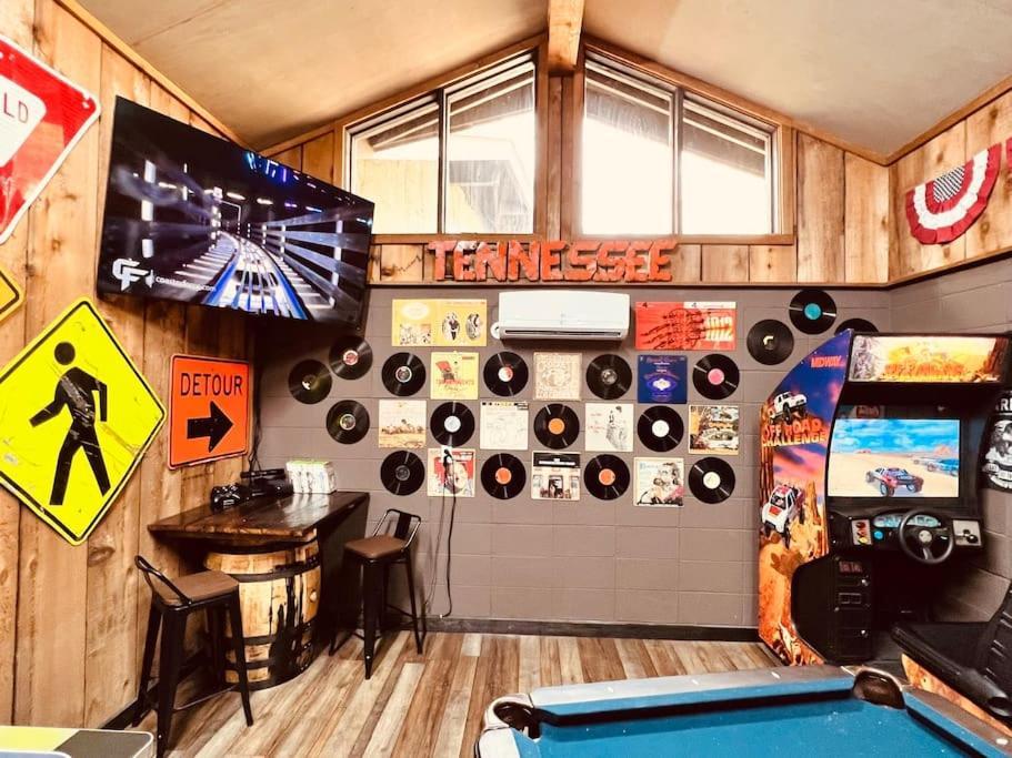 Holiday home Bourbon Hollow With Hot Tub And Pool Game Only 5 Min To Downtown Gatlinburg