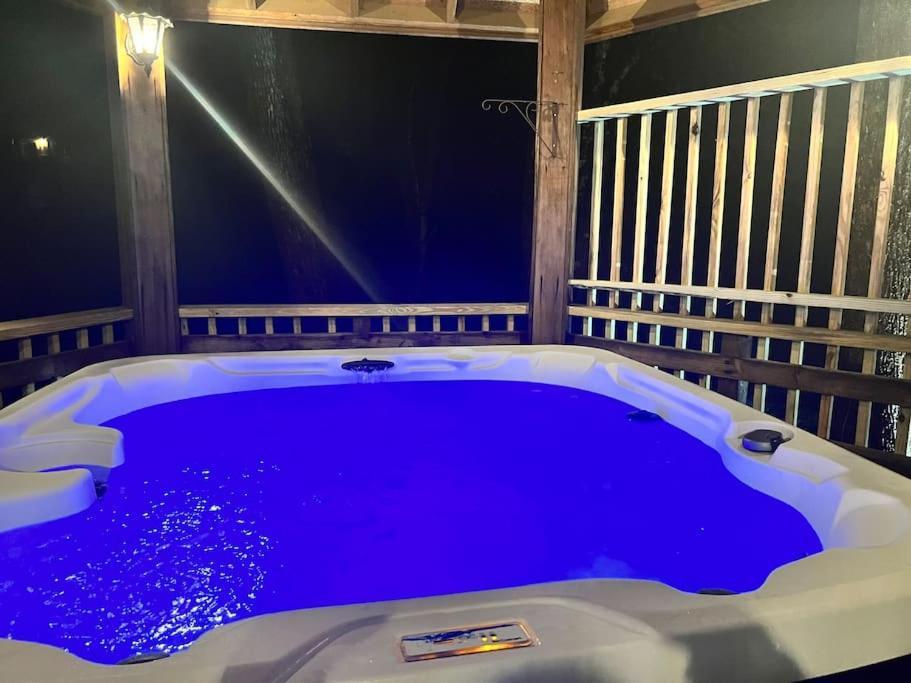 Bourbon Hollow With Hot Tub And Pool Game Only 5 Min To Downtown *