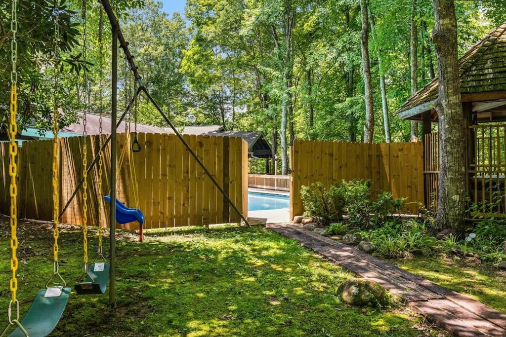 Holiday home Bourbon Hollow With Hot Tub And Pool Game Only 5 Min To Downtown *