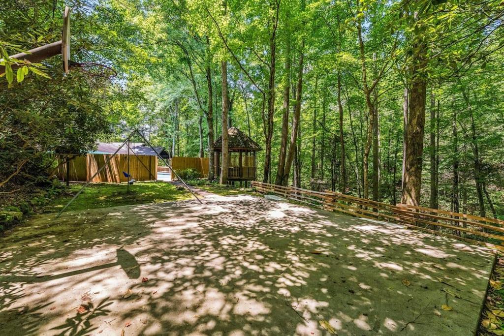 Bourbon Hollow With Hot Tub And Pool Game Only 5 Min To Downtown Holiday home *