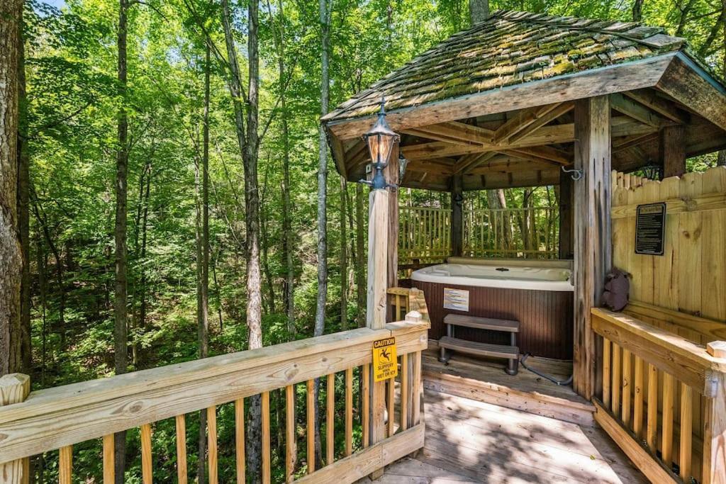 Holiday home Bourbon Hollow With Hot Tub And Pool Game Only 5 Min To Downtown *