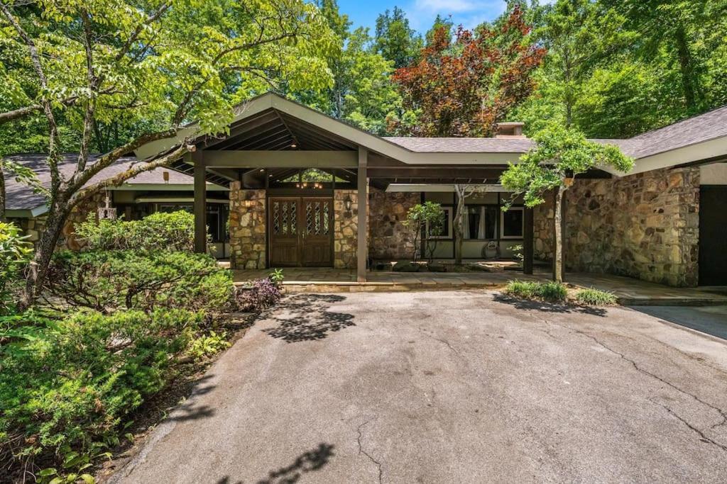 Holiday home Bourbon Hollow With Hot Tub And Pool Game Only 5 Min To Downtown