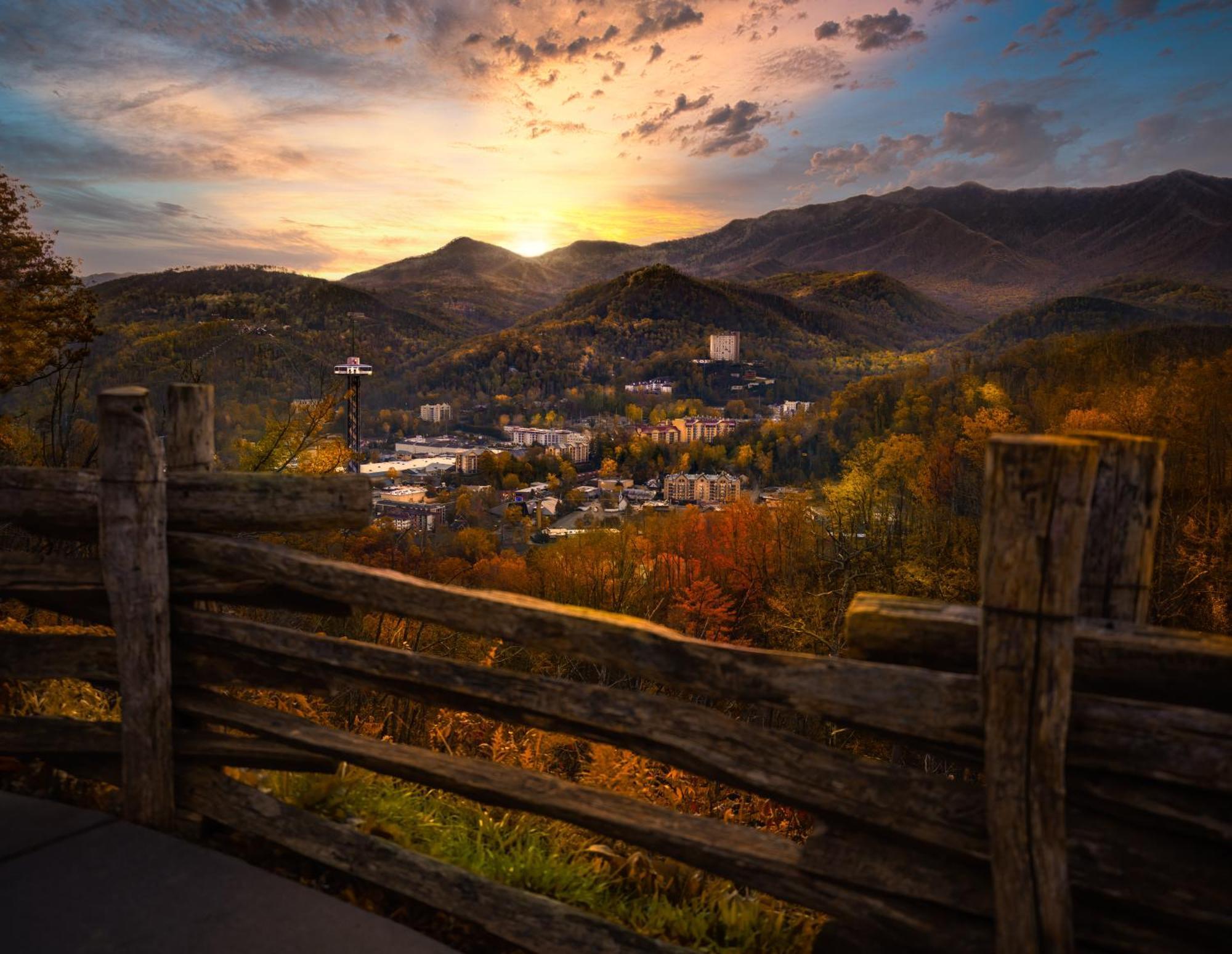 Appalachian Lookout-hot Tub, 1089 Of Free Attraction Tickets For Each Paid Day, Dollywood And More! *