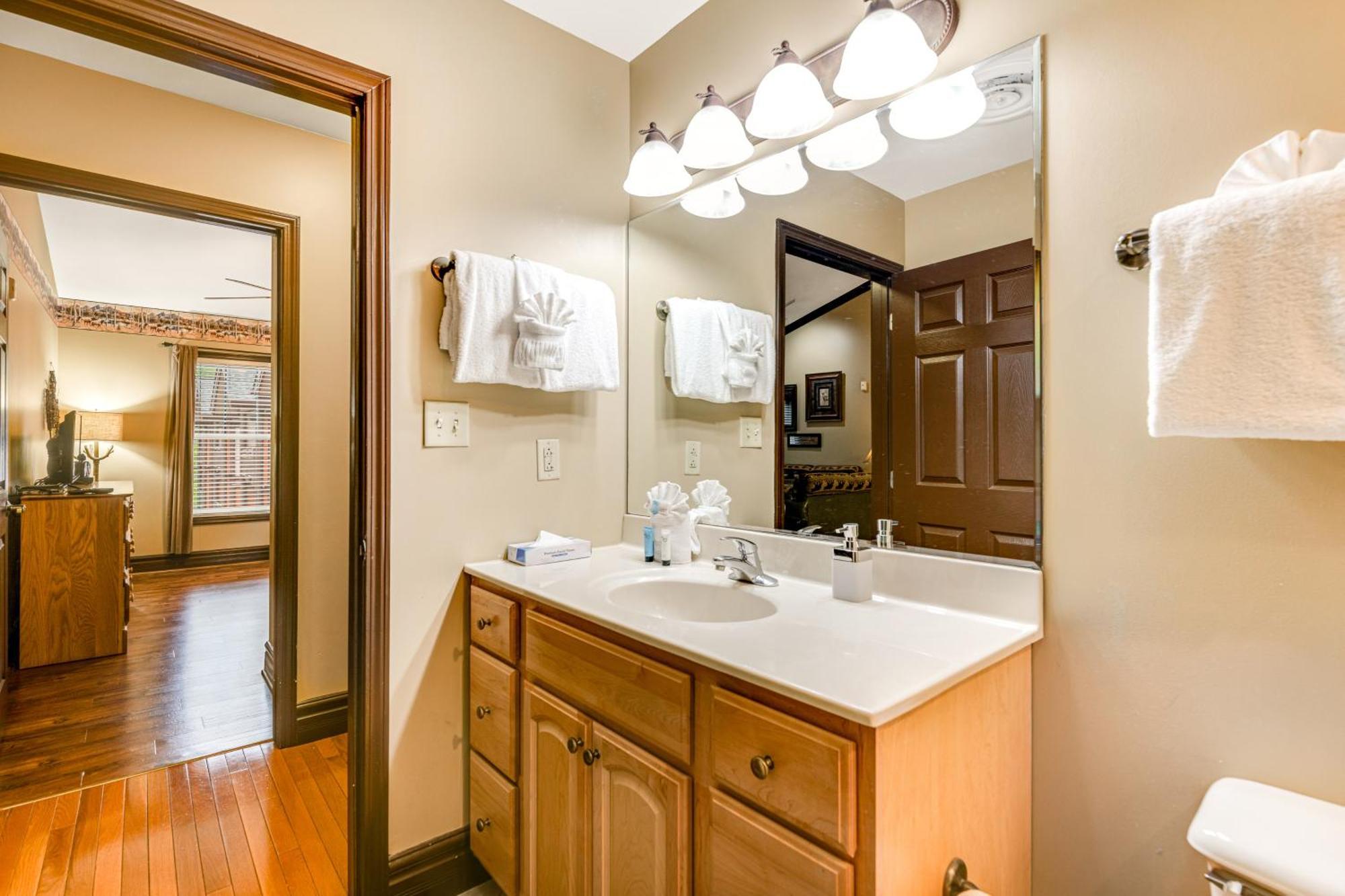Baskins Creek Apartment *