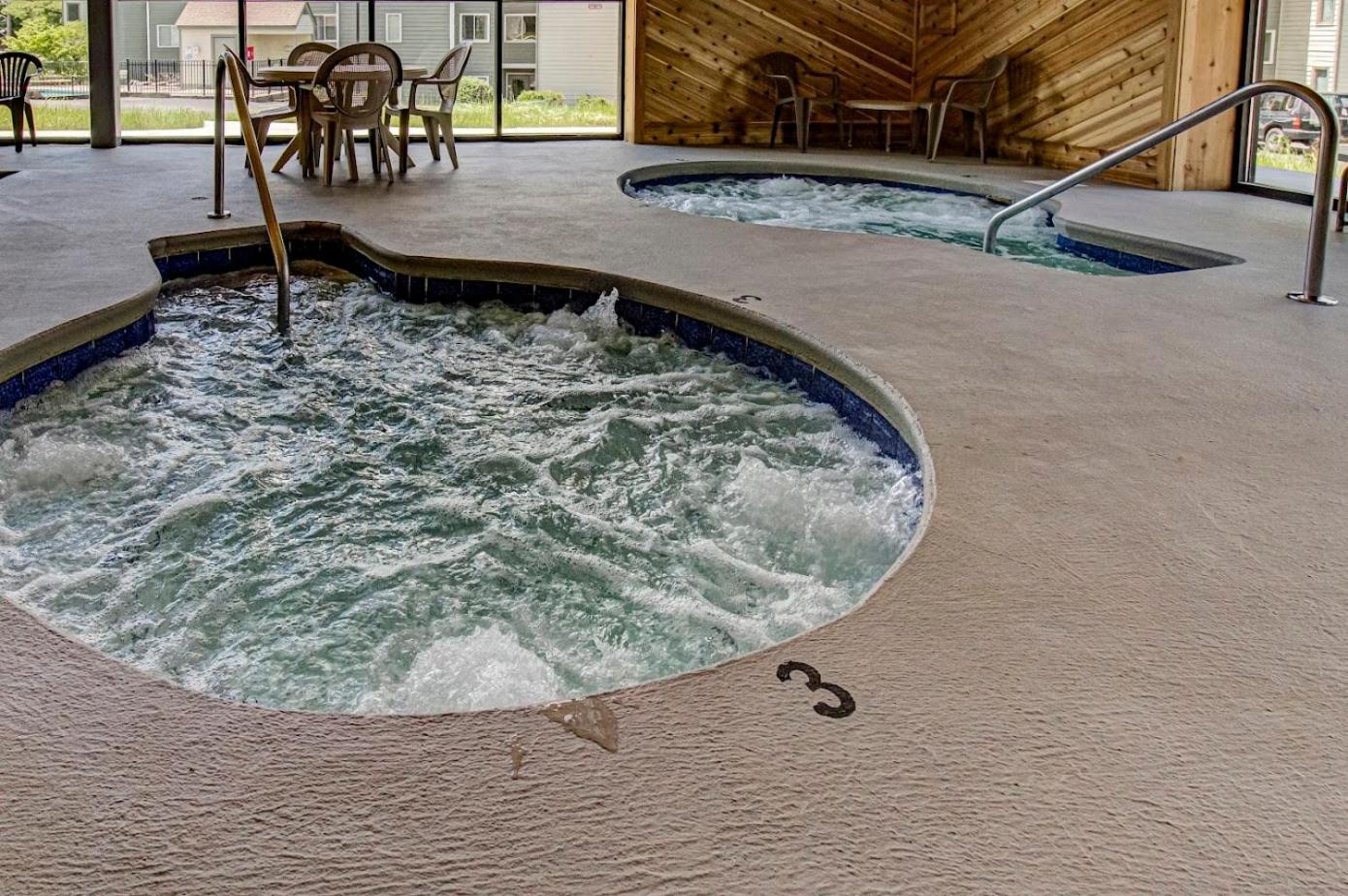 Sky High Views!!-peak Mountaintop-outdoor Pool-close To Downtown-private Balcony-wifi-cable
