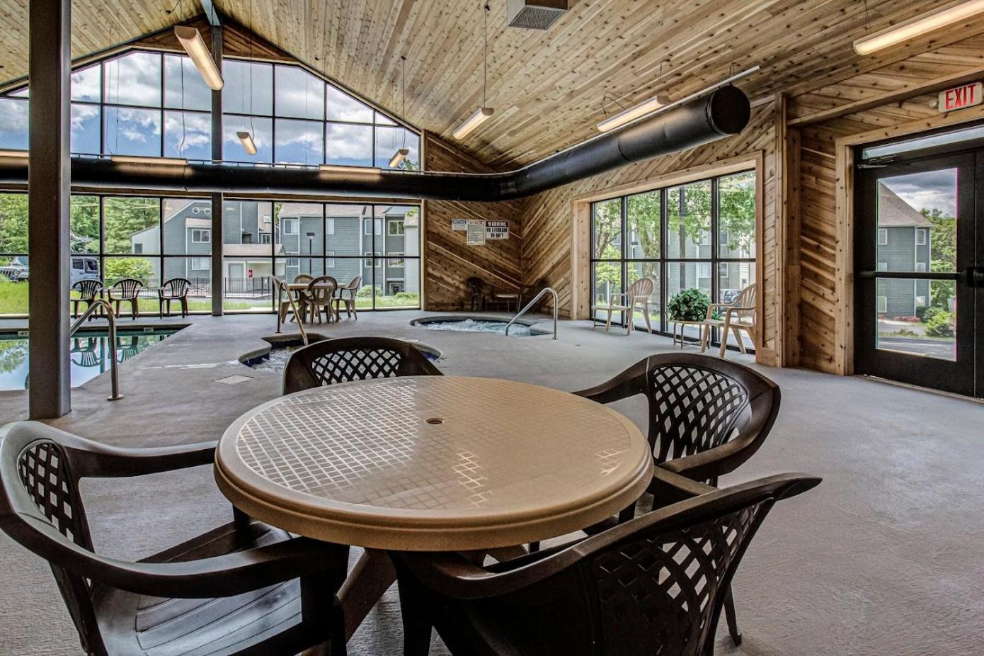 Apartment Spacious Gatlinburg Condo With Million Dollar Mountain Views *