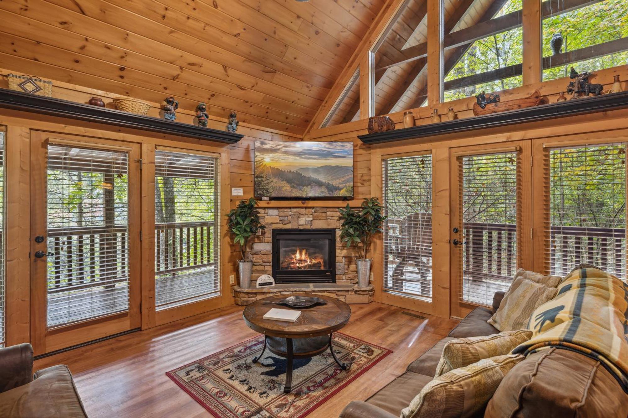 The Adventure Located In Black Bear Falls With 3 King Suites! Holiday home Gatlinburg