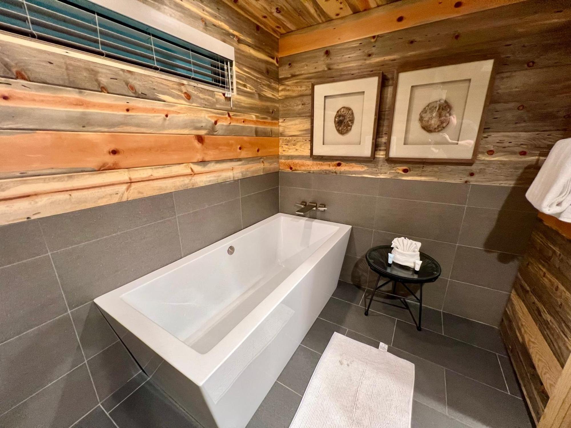 Holiday home Experience Luxury At Smoky Mountain Hideaway, Just 5 Miles From Downtown