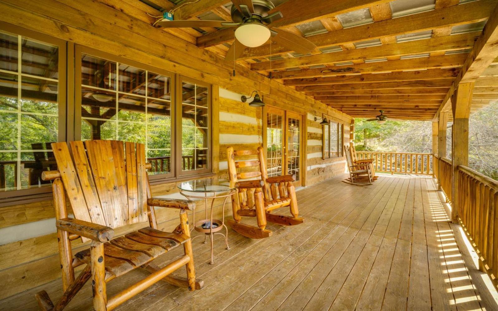 Villa Hand Hewn Hideaway *
