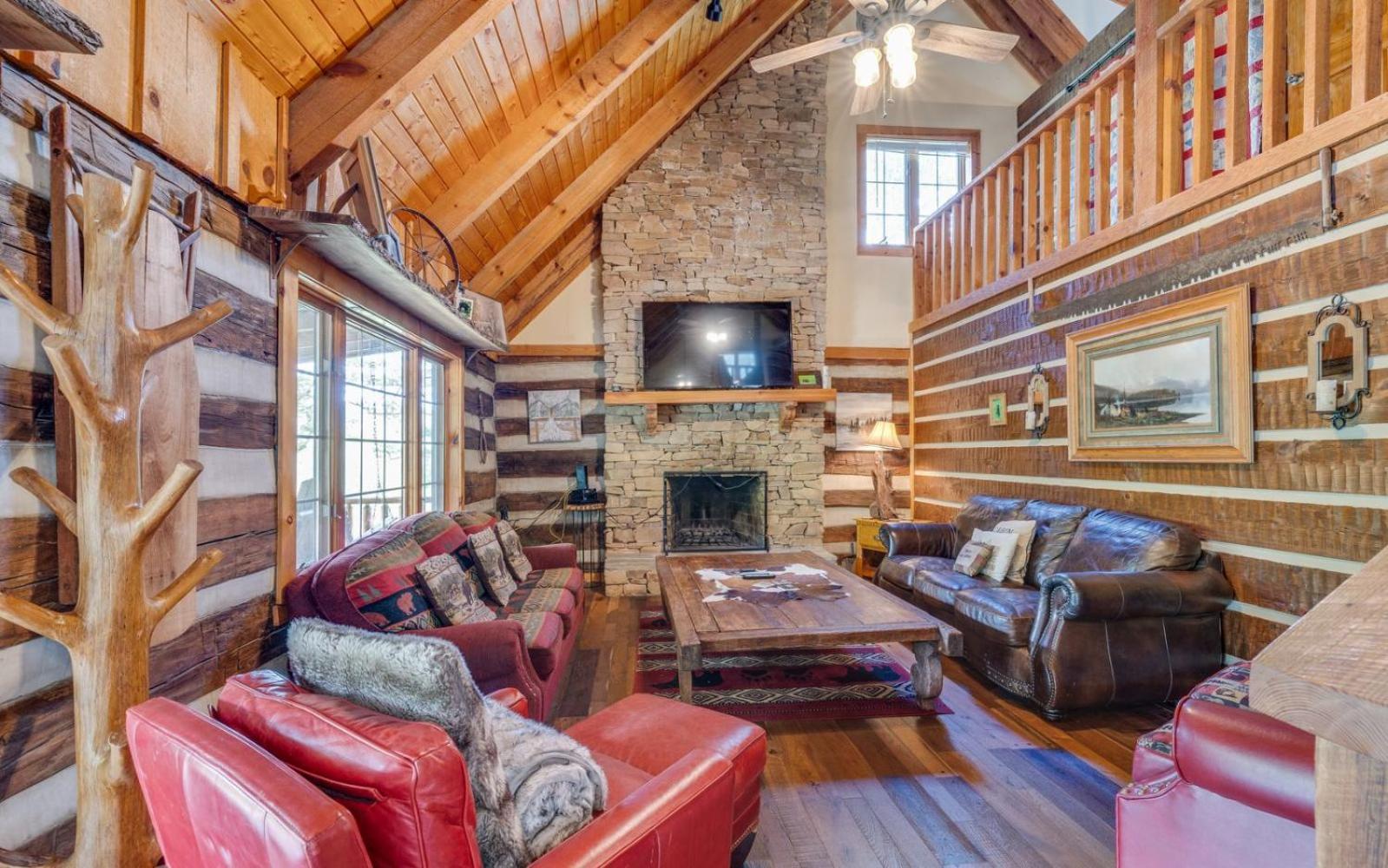 Hand Hewn Hideaway Villa *