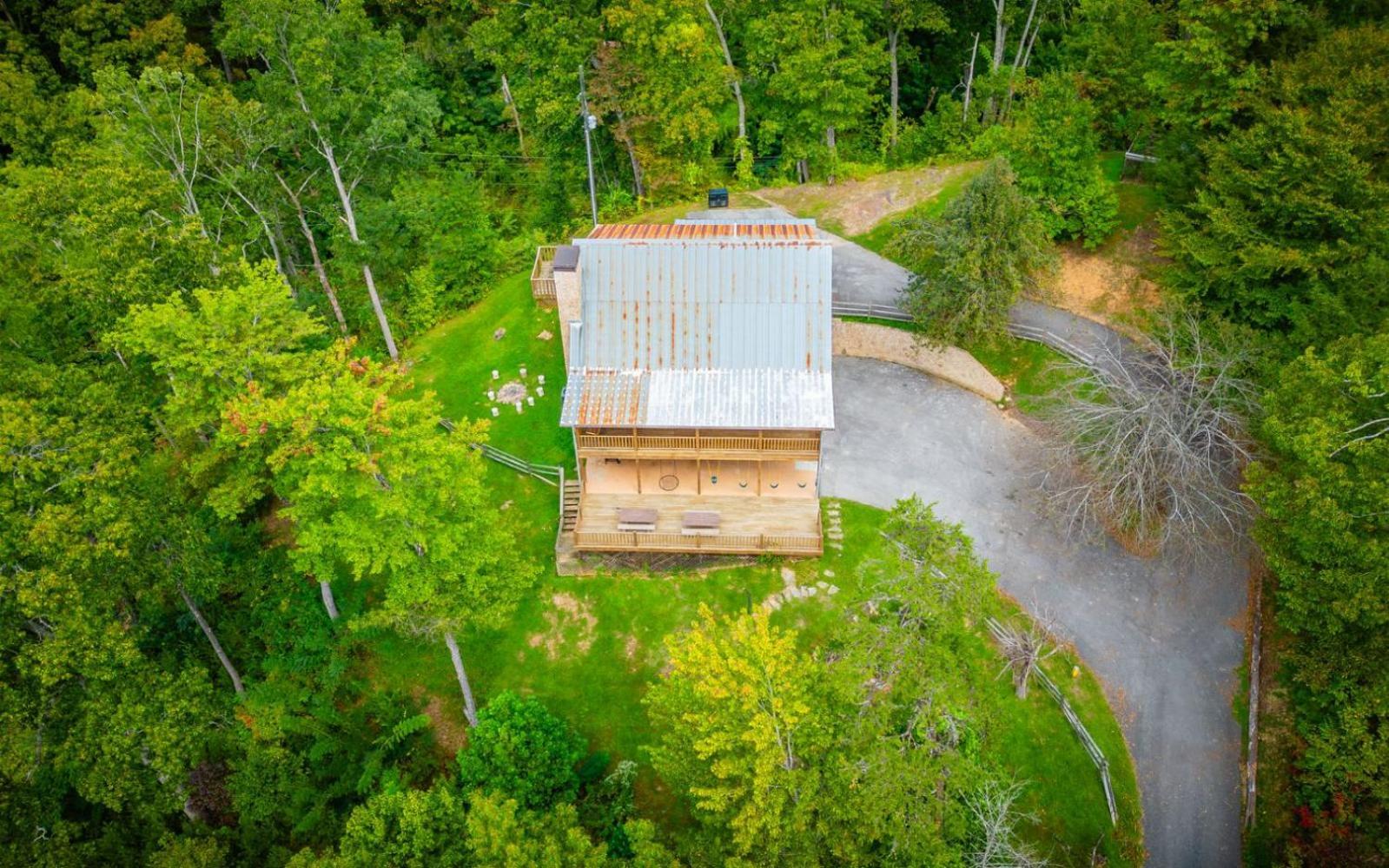 Hand Hewn Hideaway Villa *
