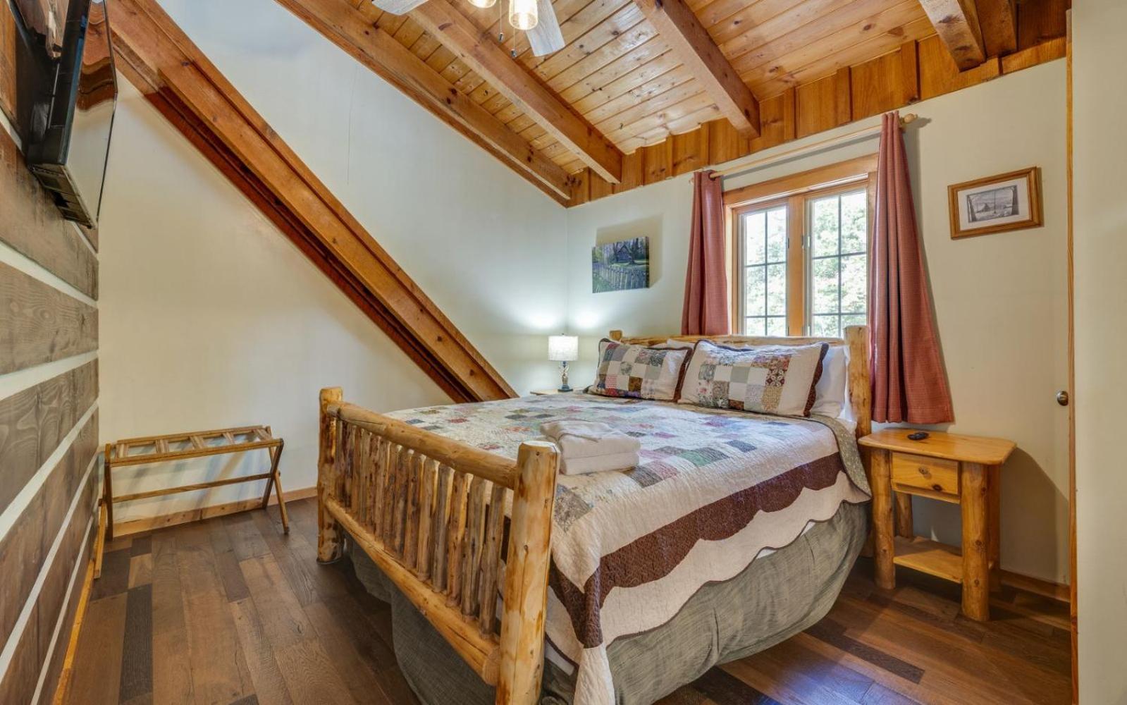 Hand Hewn Hideaway Villa Gatlinburg