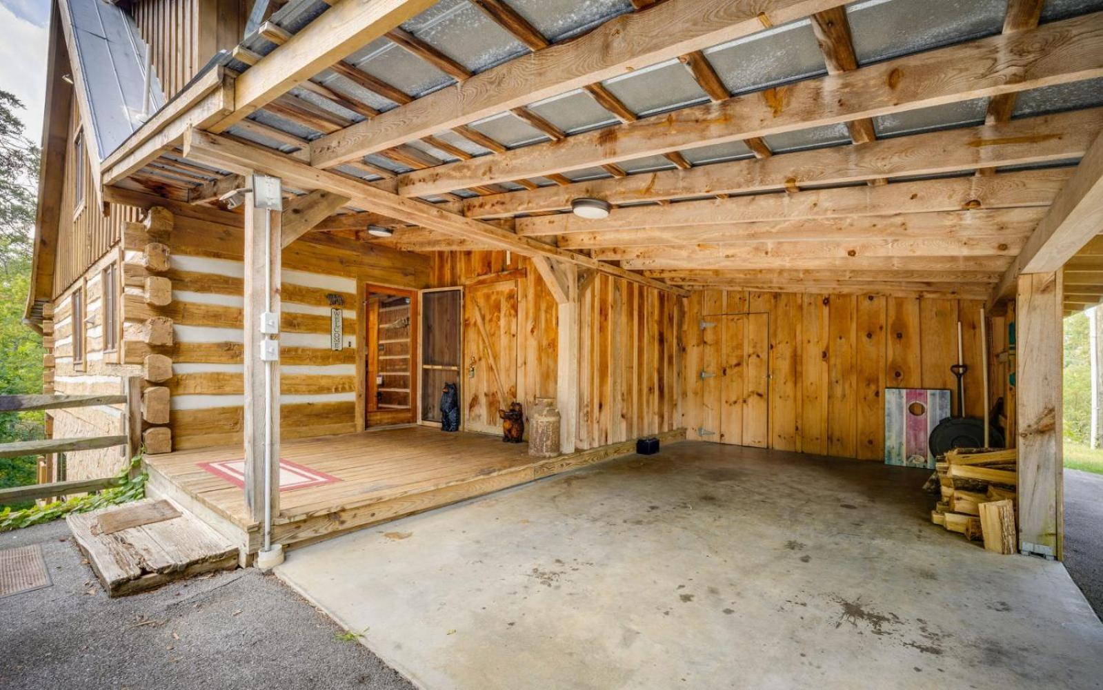 Hand Hewn Hideaway Villa Gatlinburg