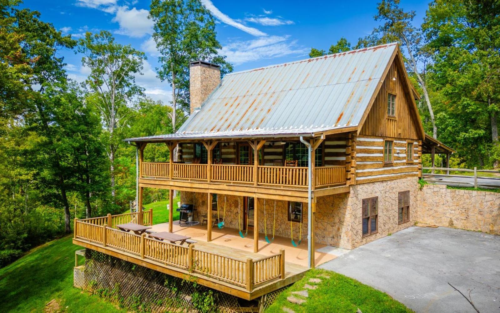 Hand Hewn Hideaway *