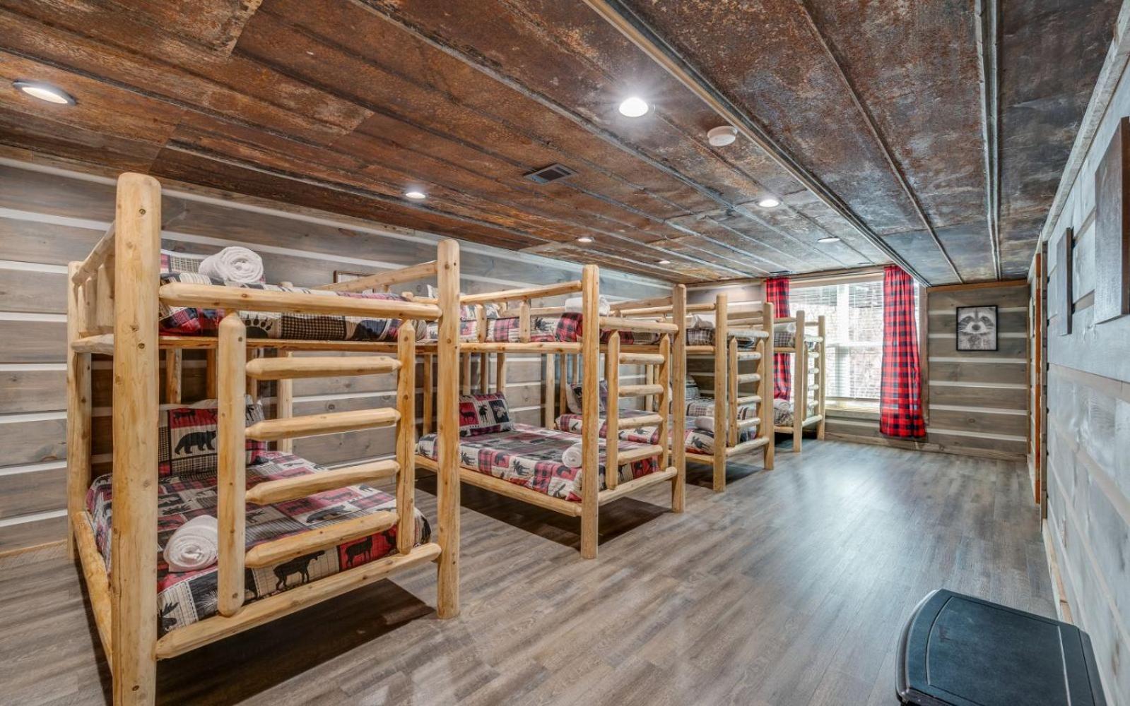 Villa Hand Hewn Hideaway