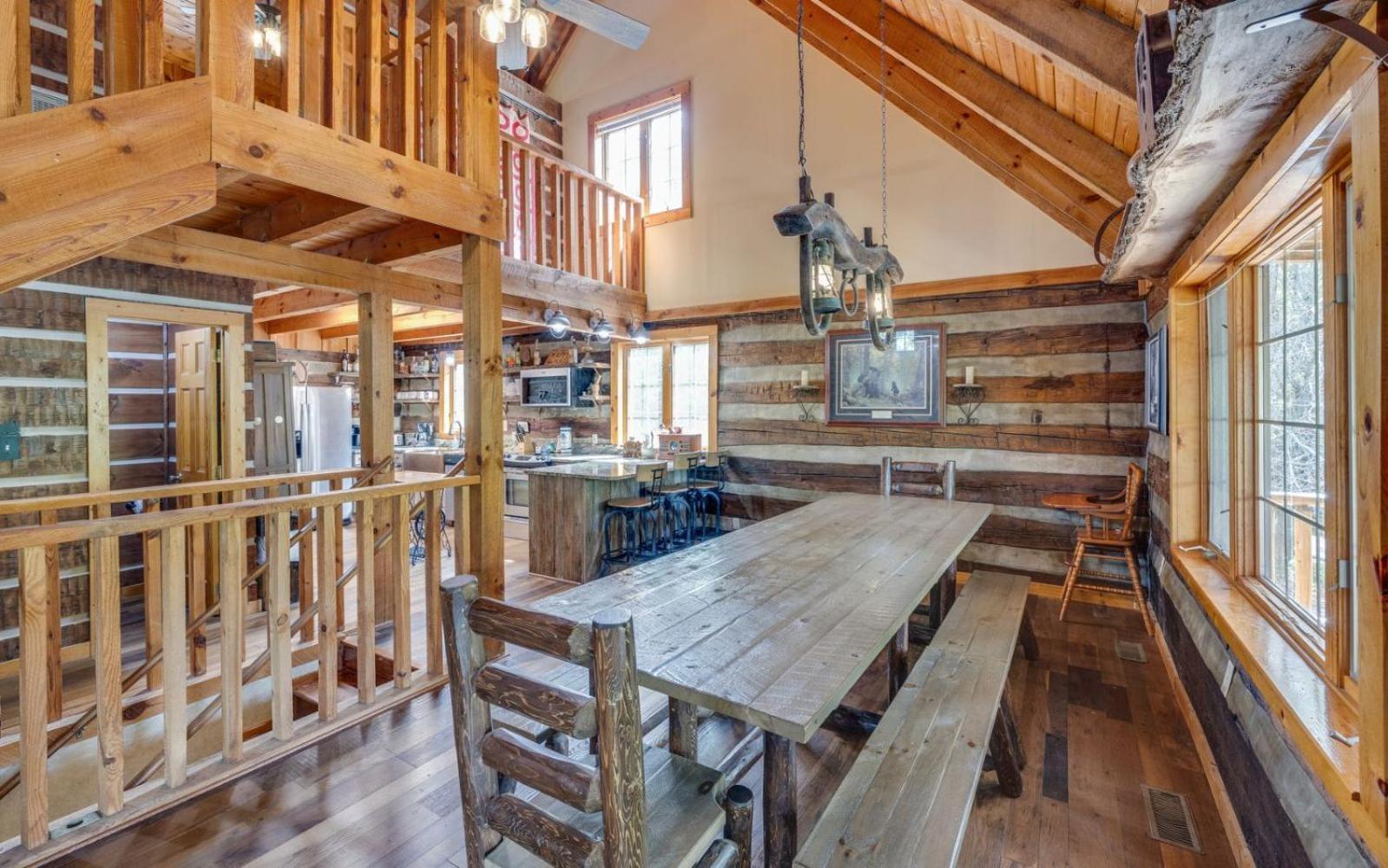Villa Hand Hewn Hideaway