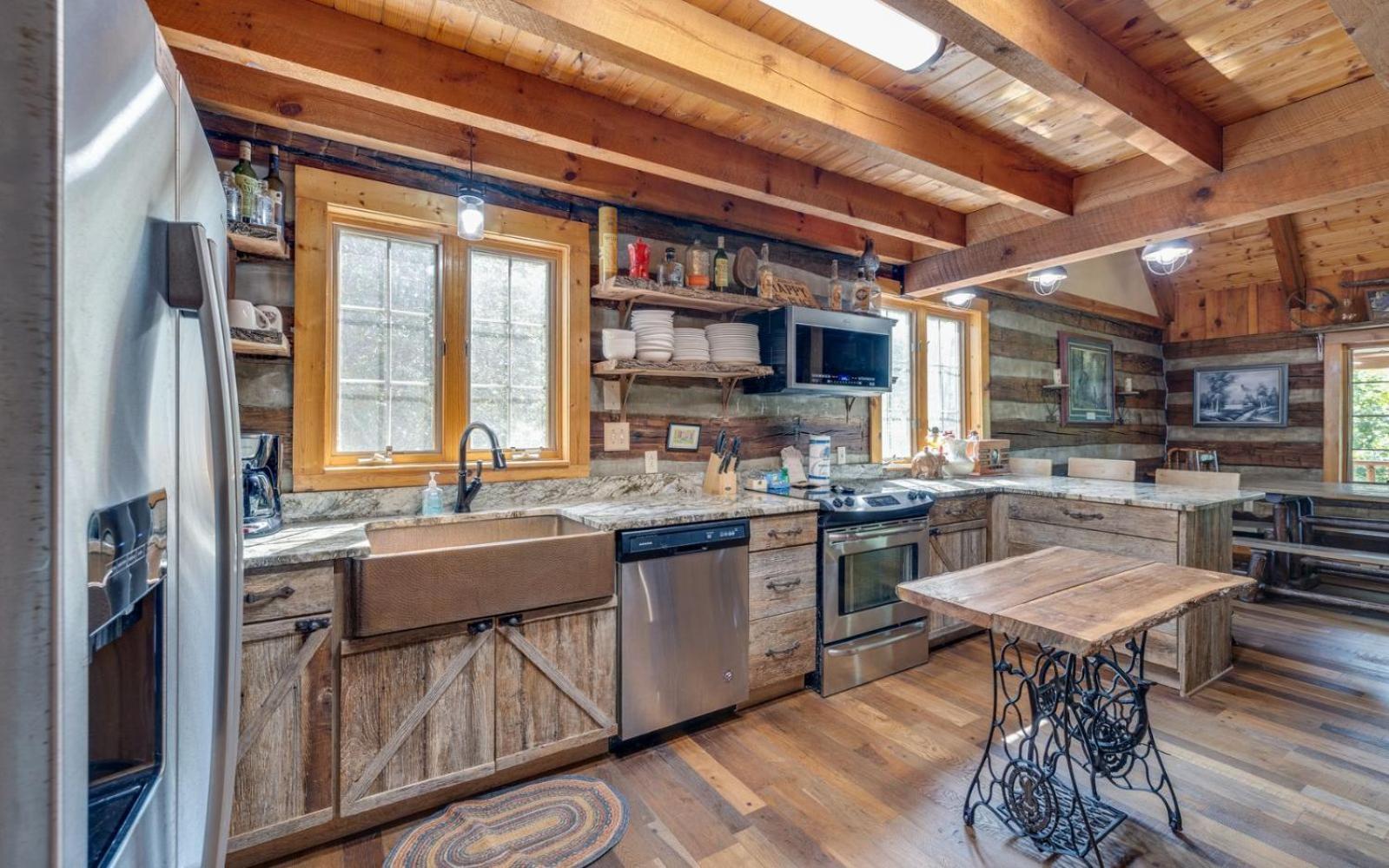 Villa Hand Hewn Hideaway *