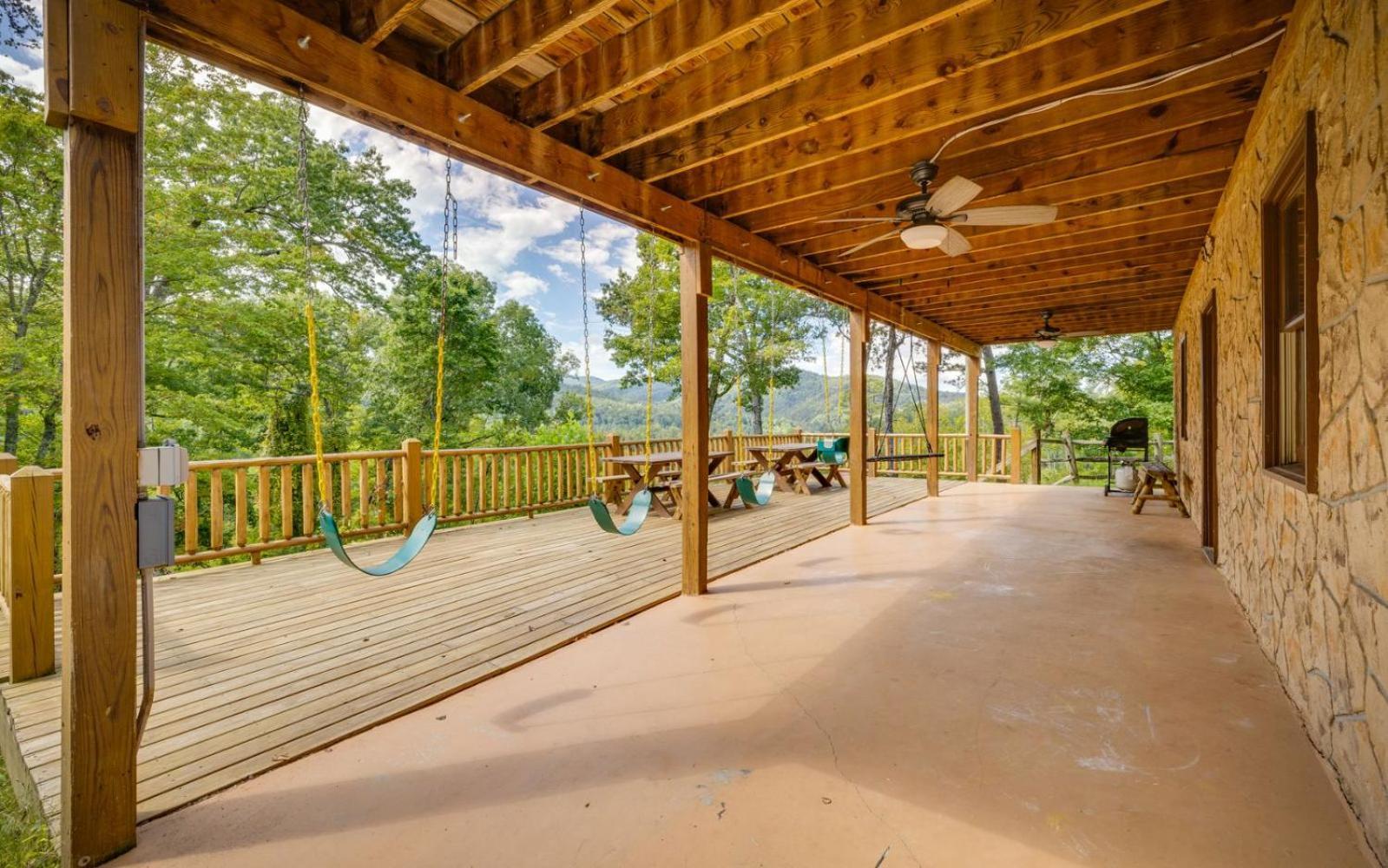 Villa Hand Hewn Hideaway