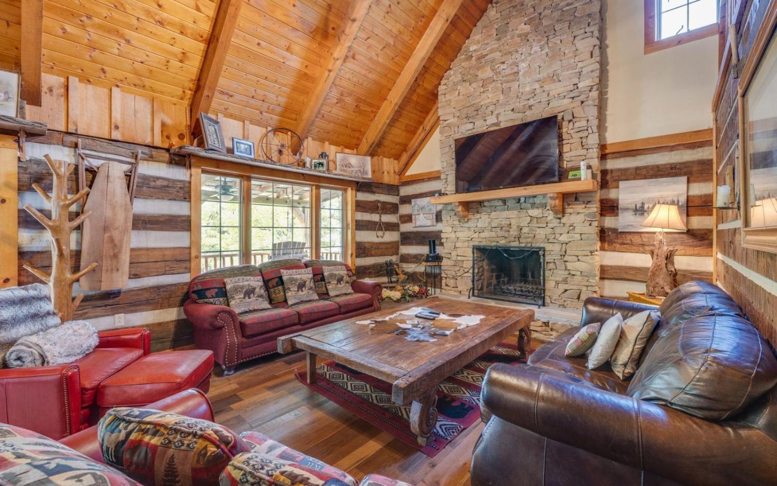 Villa Hand Hewn Hideaway *