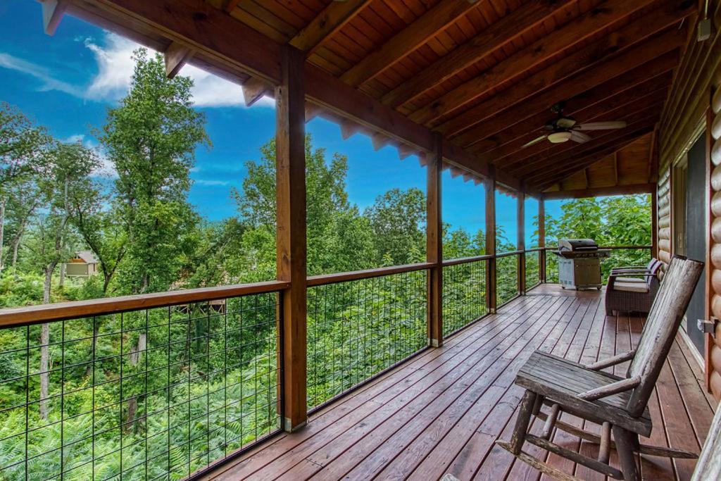 Appalachian Lookout-hot Tub, 1089 Of Free Attraction Tickets For Each Paid Day, Dollywood And More!