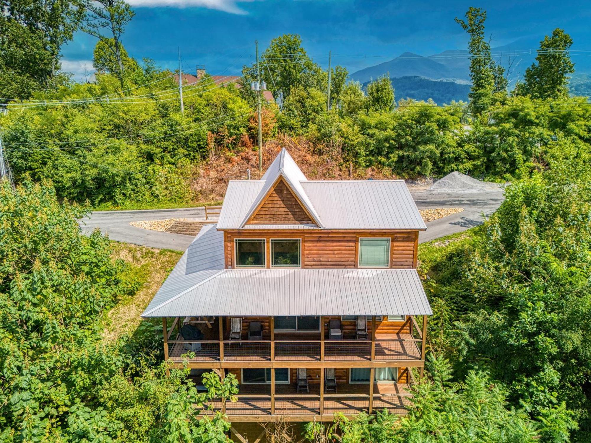 Appalachian Lookout-hot Tub, 1089 Of Free Attraction Tickets For Each Paid Day, Dollywood And More! *