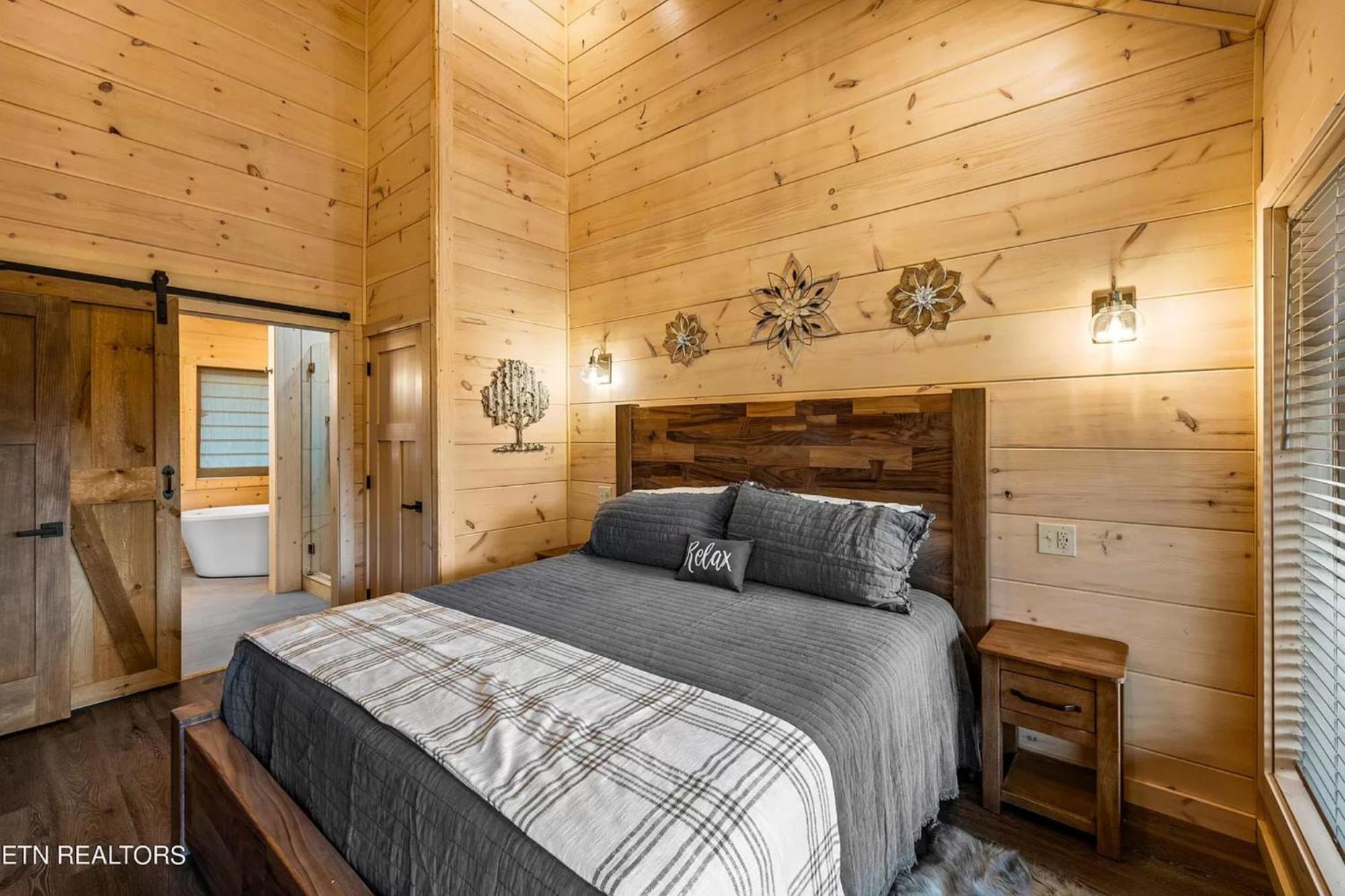 Villa Hemlock Hideaway