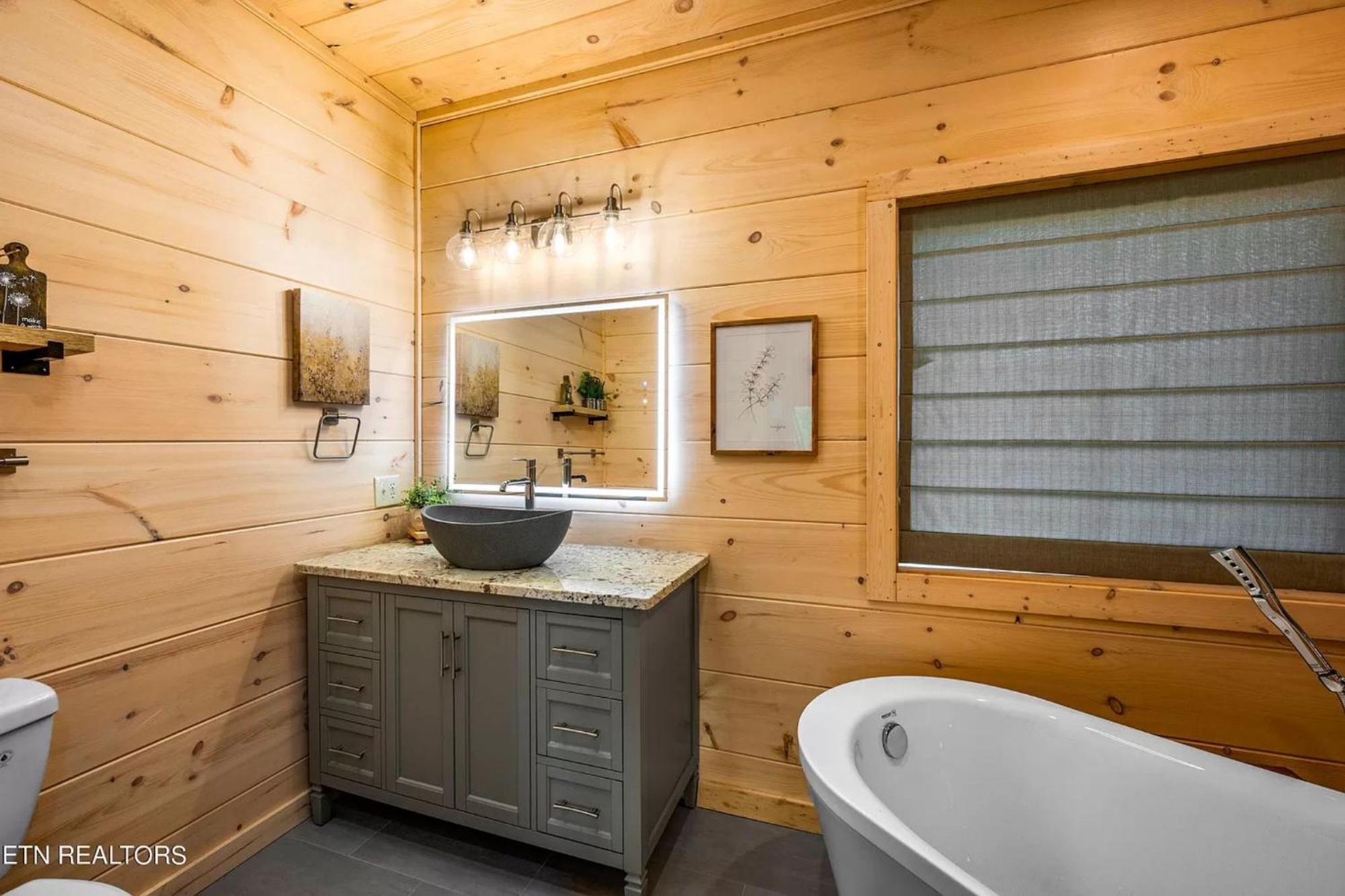 Hemlock Hideaway Villa