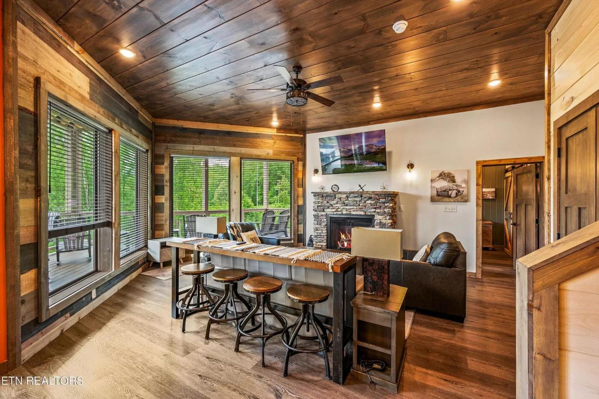 Villa Hemlock Hideaway *