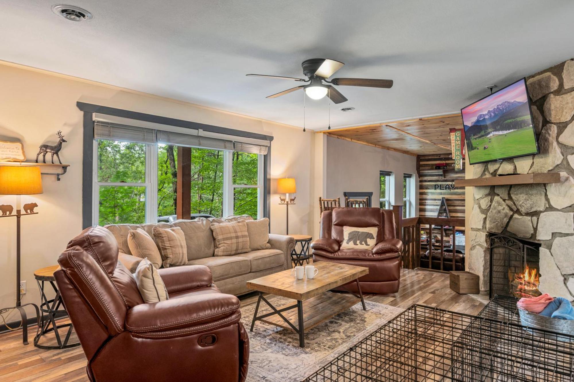Beautiful With Fireplace And Large Game Holiday home *