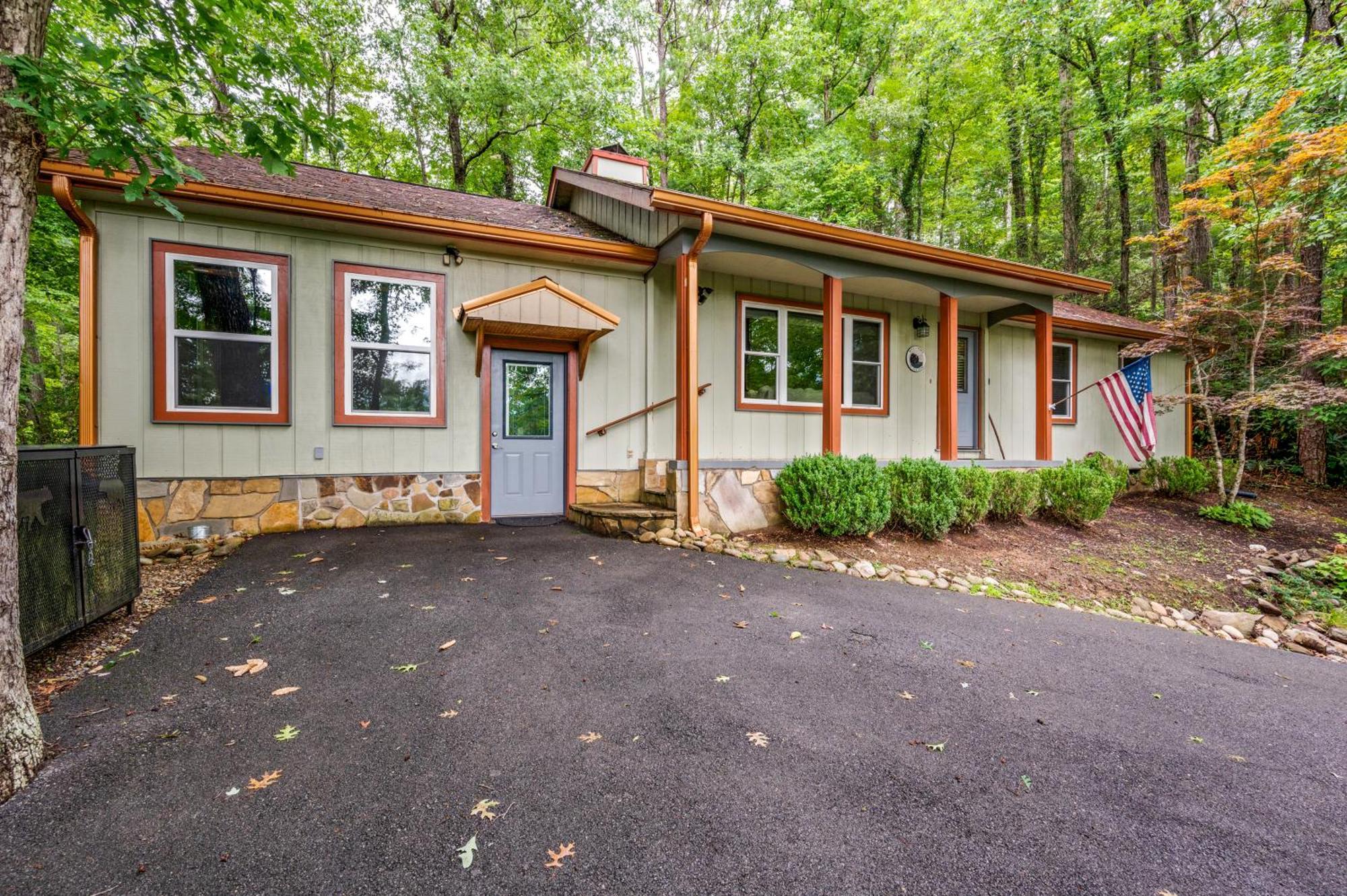 Holiday home Beautiful With Fireplace And Large Game Gatlinburg