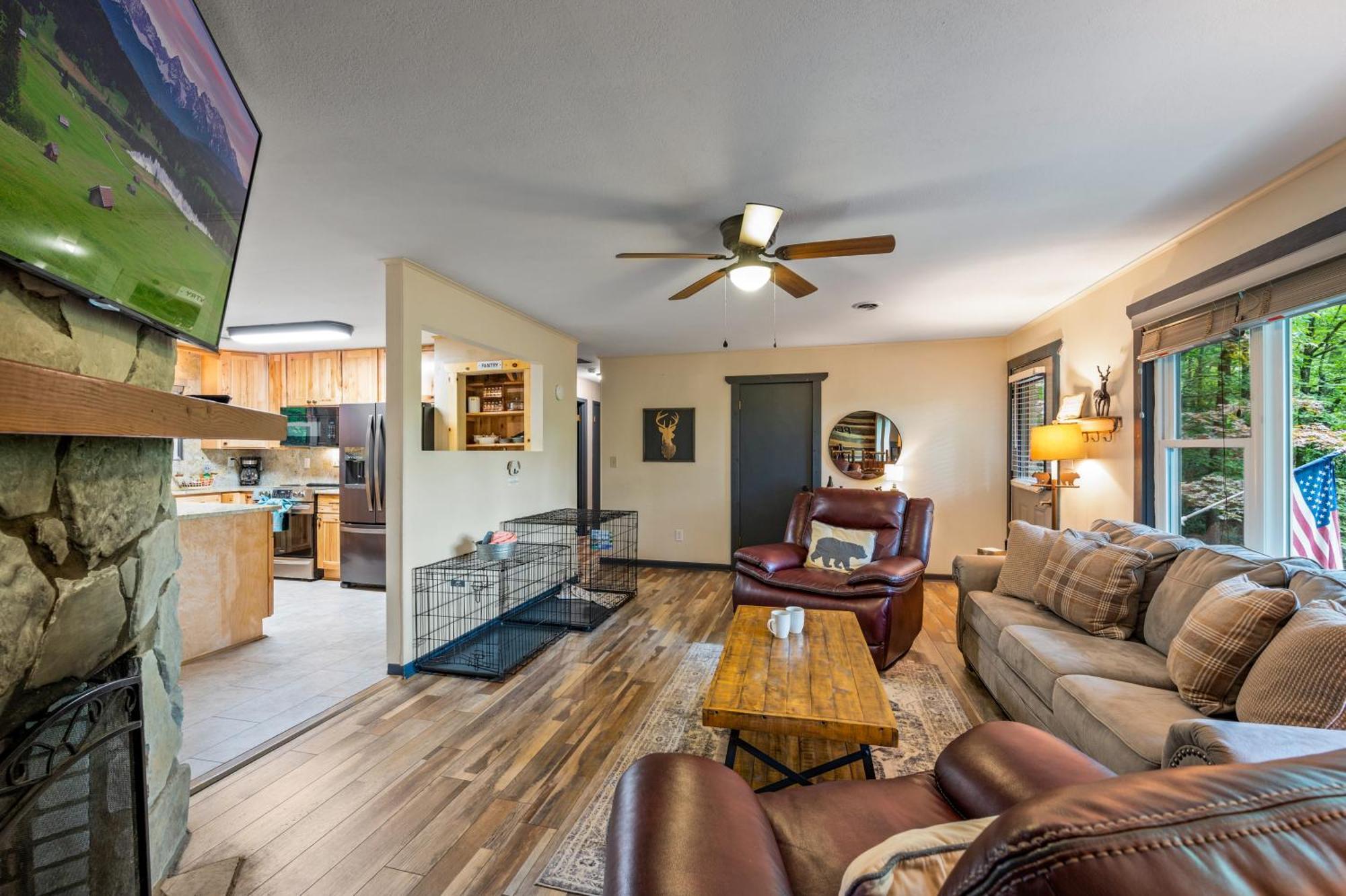 Beautiful With Fireplace And Large Game Holiday home Gatlinburg